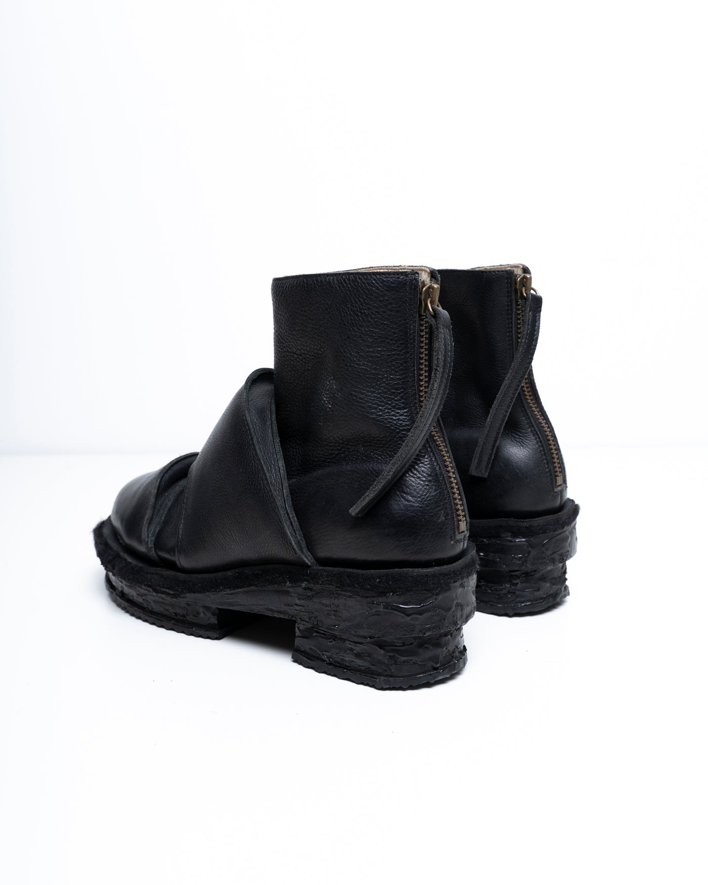 S036 BACK-ZIP BOOTS