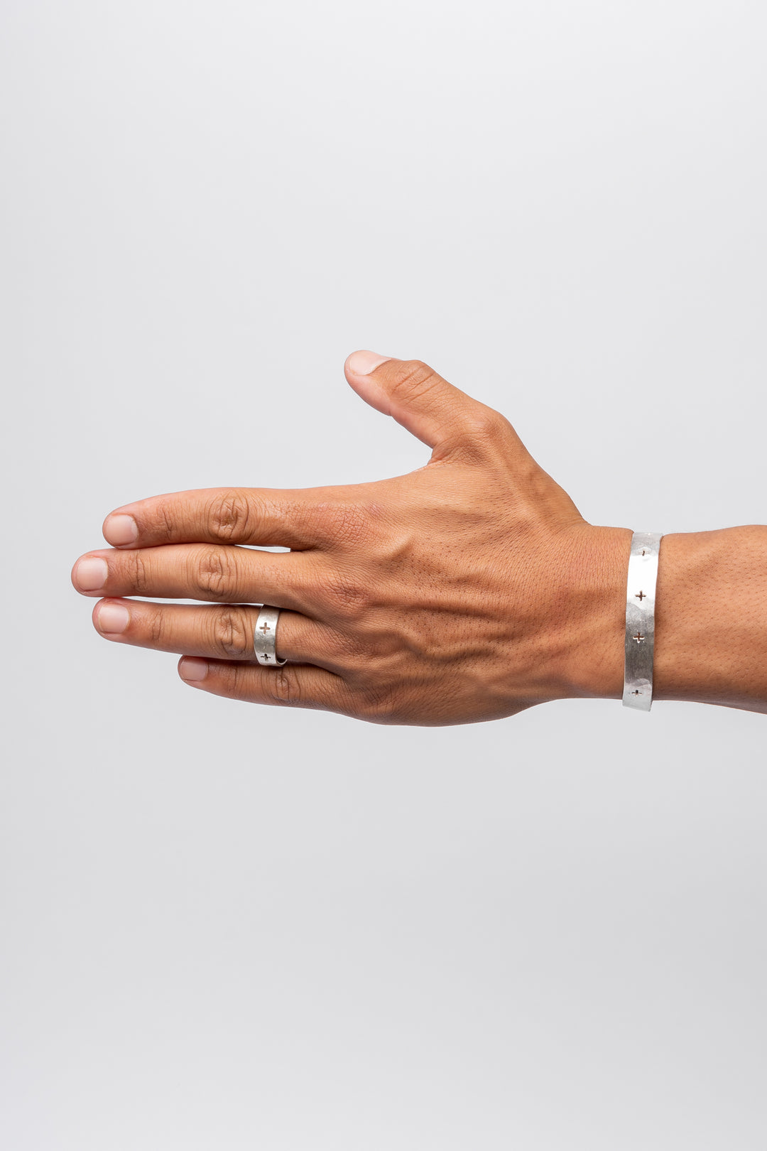 PUNCHED SILVER RING – Lucentement